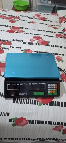 Balança Digital Comercial 40kg Bivolt Função Tara E Preço. Nova nunca usada. 