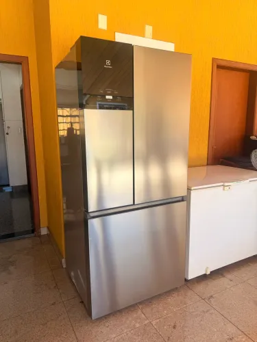 Vendo Geladeira Refrigerador Electrolux Efficient 590L Frost Free Multidoor IM8S - 220V