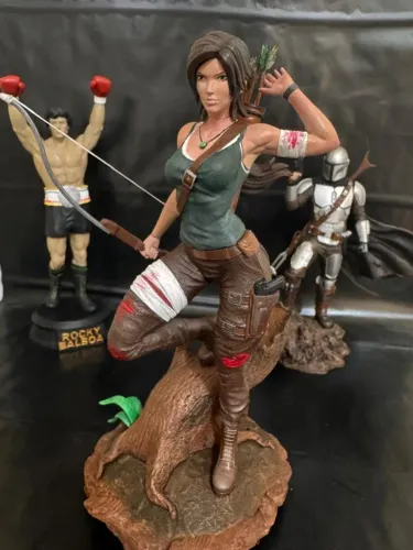 Lara Croft Tomb Raider Action Figure Colecionaveis Estatua