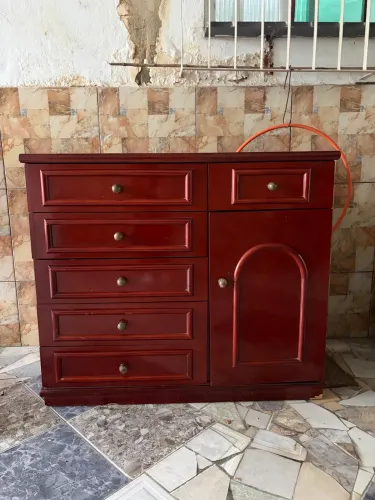 Cômoda de madeira para quarto