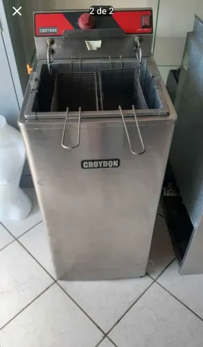 Fritadeira,água e óleo Croyoon