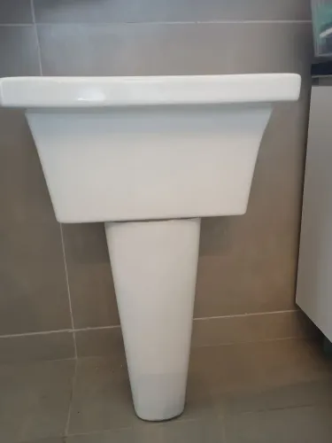 Tanque de Louça 50x40 com pé e torneira de embutir