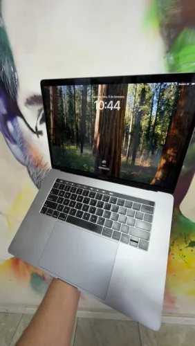 MacBook Pro 15? 2019 i9 16gb/512gb