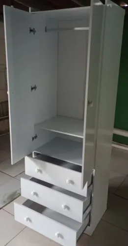 Vendo guarda roupa usado em bom estado entrego com taxa d