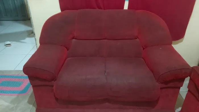 Vende-se sofá usado. Não faço entrega