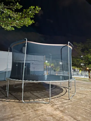 VENDO CAMA ELÁSTICA PROFISSIONAL QUATRO METROS E MEIO