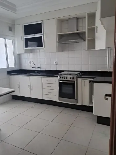 Apartamento no Campolim, 3 quartos, 3 vagas, 100 metros do Iguatemi!