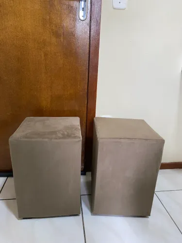 estou vendendo dois puff semi novos 