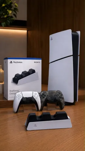 PS5 SLIM + 2 CONTROLES + BASE CARREGADORA