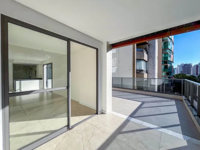 Apartamento Garden no Miolo da Praia do Canto | 3 Quartos, 2 Vagas