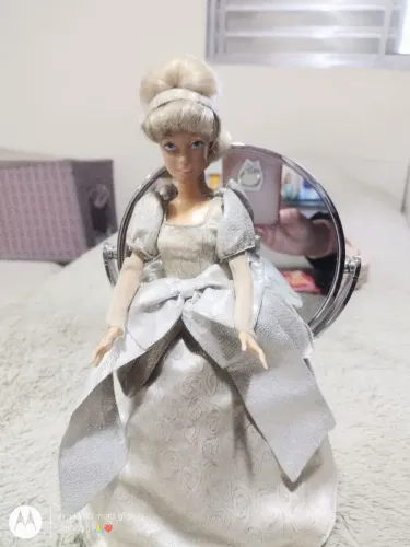 Promoção para retirar hoje linda Boneca Barbie Cinderela Disney