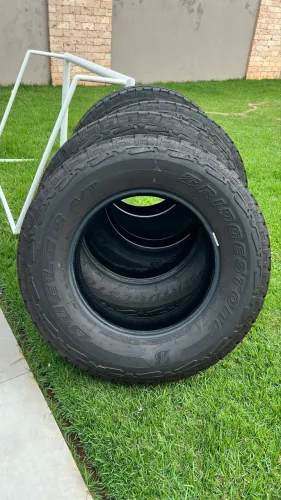 Pneus A/T Bridgestone 255/70 R17