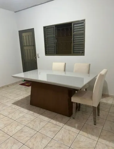 Mesa laqueada 