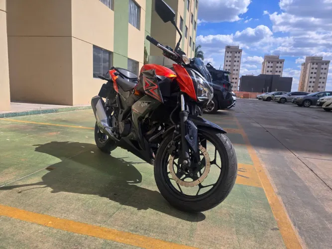 Kawasaki Z300 2016 Laranja | Revisada | Pirelli Diablo Rosso III novos