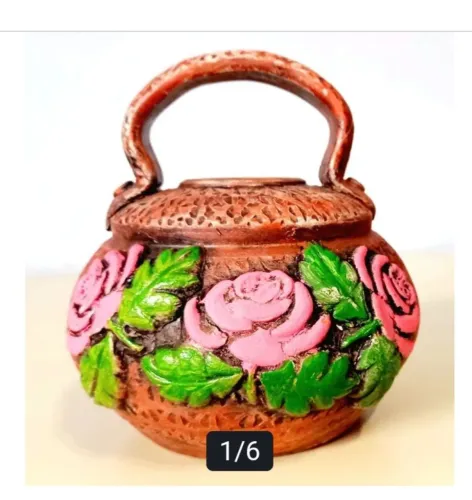 Vaso Decorativo em Cerâmica com Rosas em Alto-Relevo