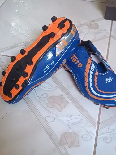 Chuteira profissional não fabricada mais!
