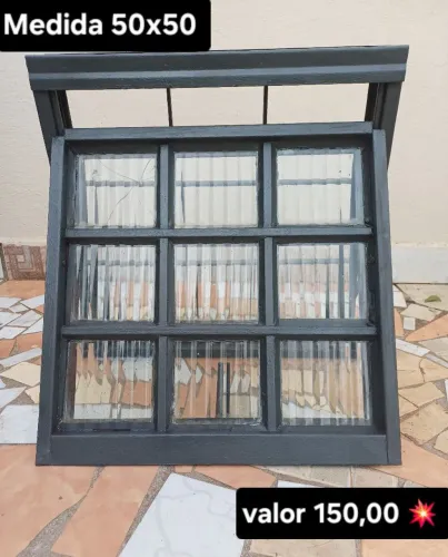 Janela para Banheiro Medida 50x50<br>Valor 150,00
