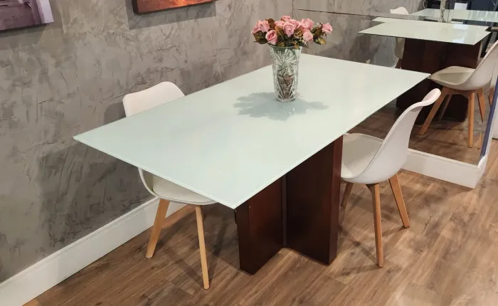 Mesa 6 lugares 150 x 80 com 2 cadeiras (entrega grátis em alguns bairros)