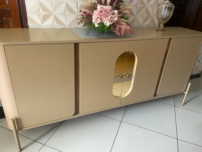 Mesa e buffet completo