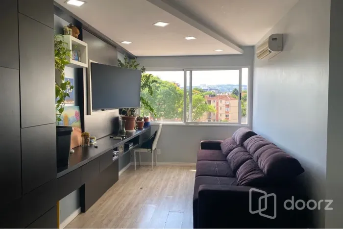 Imóvel na Dom Cláudio José Gonçalves Ponce de Leão com 3 dormitórios e 68m²