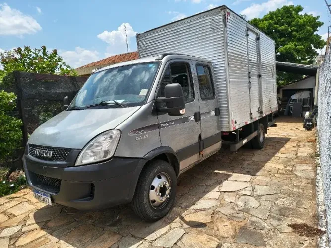 Iveco Daily 70C17 Cabine Dupla Baú