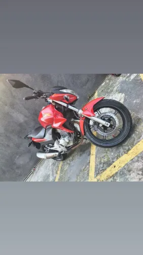 Vende-se cb 300r 2014