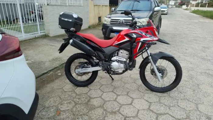 XRE 300 Rally 2023 impecável, estado de ZERO - Apenas 3.600km - RARIDADE