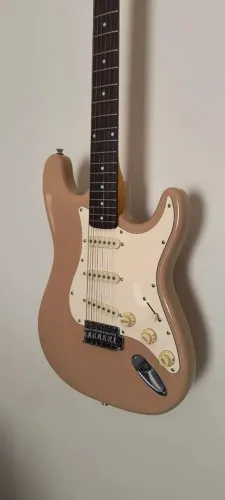 Squier Stratocaster Coreana + Fender Champion 50XL