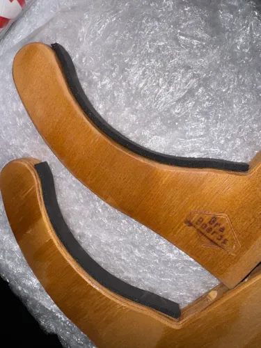Suporte de madeira para prancha 