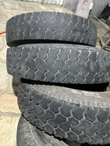 Pneus para F4000