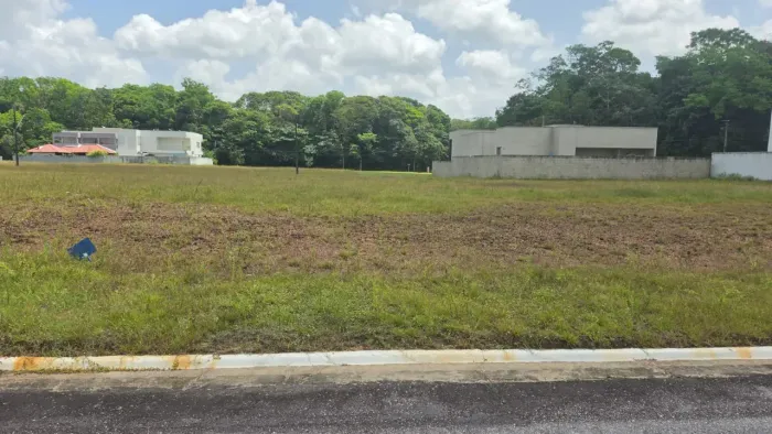 Paloma Silva Imóveis CRECI J1210 vende Lote no Condomínio Reserva Jardins