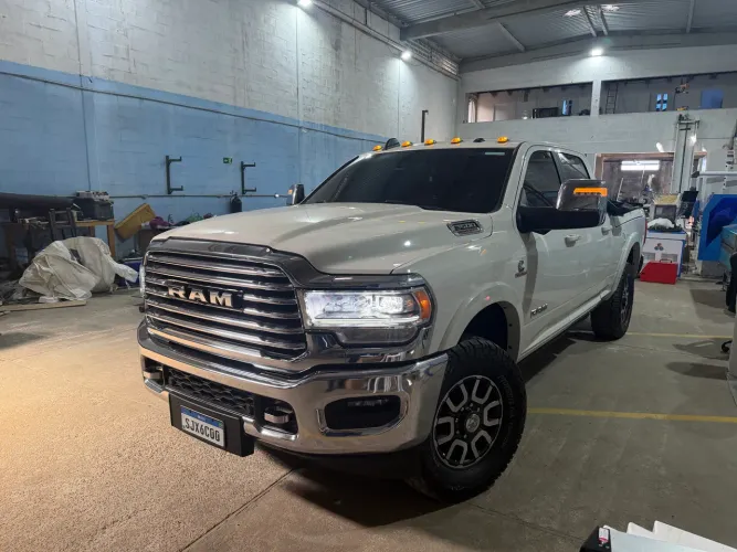 Ram 3500 Limited Longhorn 6.7 TB CD Diesel 2024