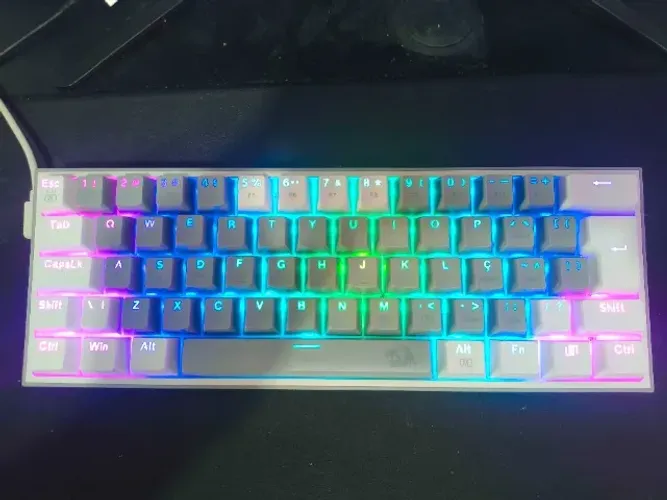 Teclado Mecânico Redragon Fizz RGB