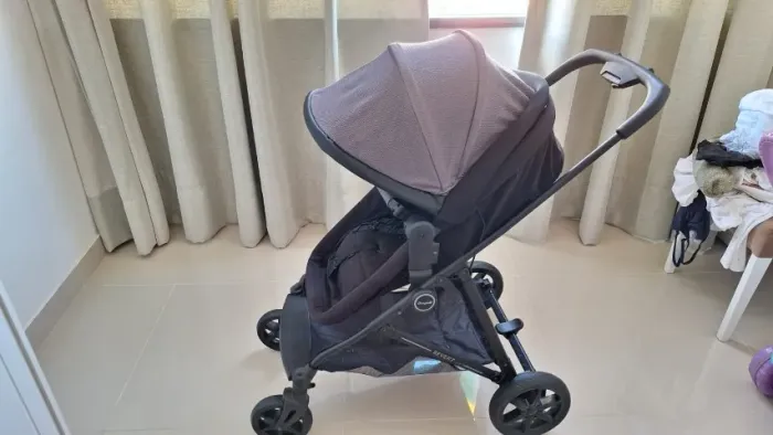 Carrinho de Bebê Burigotto Revert