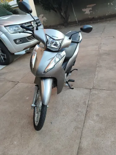 Honda Biz 110i - 2022 - semi nova