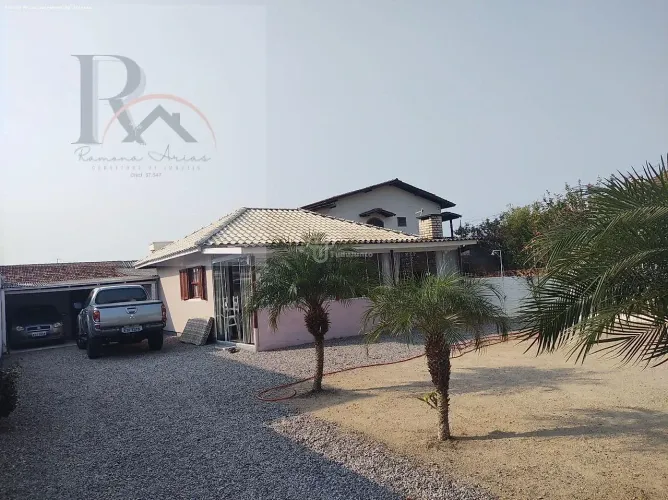 Casa para Venda em Palhoça, Praia do Sonho (Ens Brito), 2 dormitórios, 1 banheiro, 5 vagas