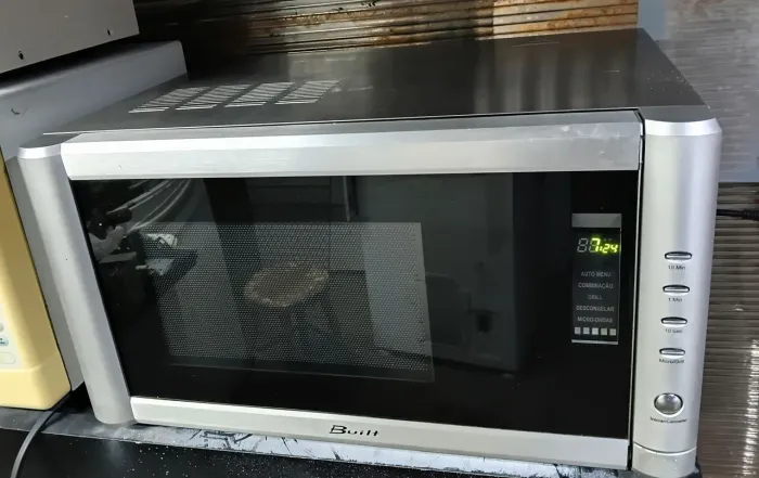 Vendo Micro-ondas Built 30L por $350 de Inox com Grill