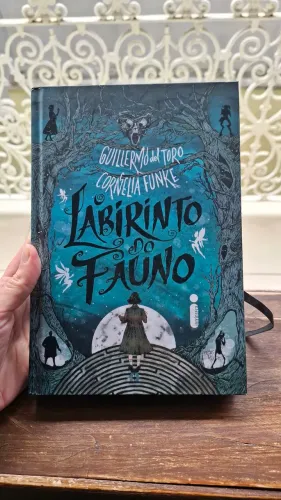Livro O labirinto do fauno (capa dura)