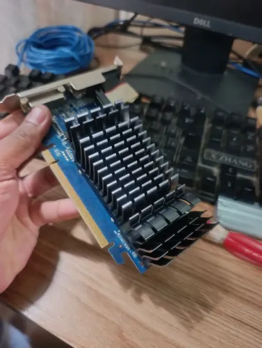 Placa de video GT 210 1gb ddr3 