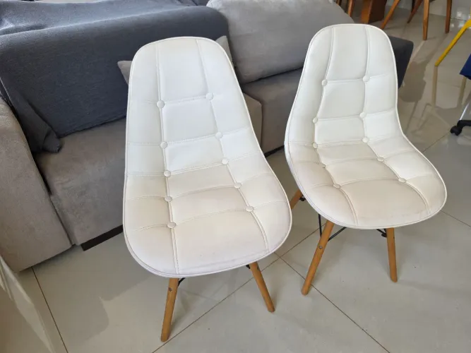 Jogo de 6 Cadeiras Eames Courino Branco e Capas
