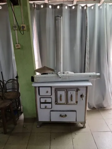 Fogão a Lenha Venax, BR esmaltado,2Bc,forno, estufa, água quente,tampa, chaminé e.Novo
