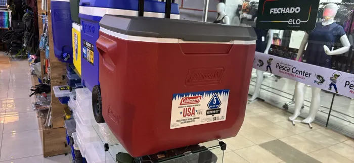 Caixa Coleman 47Lt com rodinha