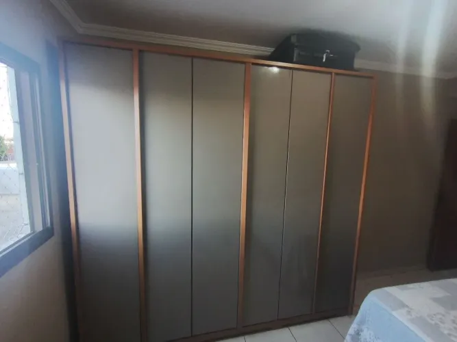 Vendo 2 guarda roupas novíssimos