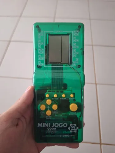 Mini Jogo Retrô Brick Game 9999 em 1 - Transparente Verde