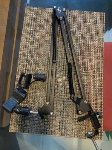 Suporte Articulado para Microfone Knup KP-M0017 - Podcast, Live e Gravação