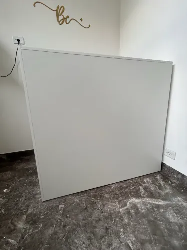 Móvel balcão escritório recepção cor branco com gaveta chaveado