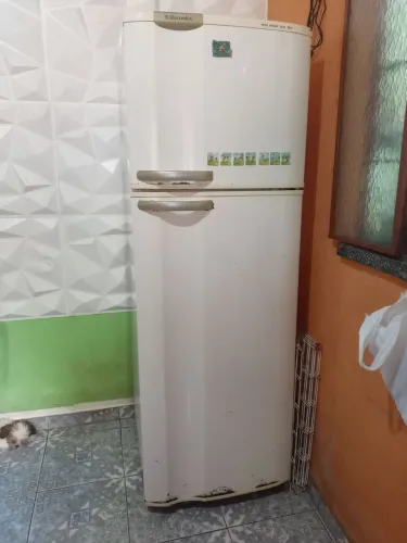 Geladeira Electrolux Cor Branca