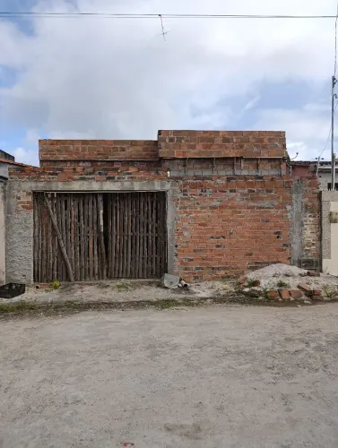 Casa em construção à venda