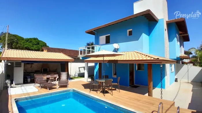 Ubatuba - Casa em condomínio fechado a venda com 3 suítes piscina e área gourmet