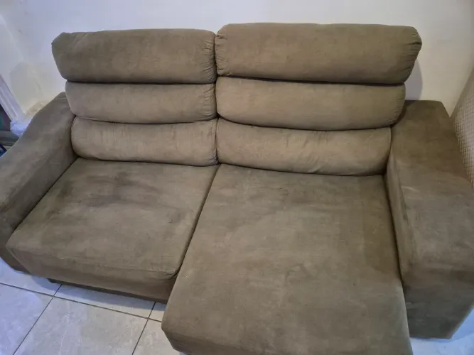 Sofá suede marrom
